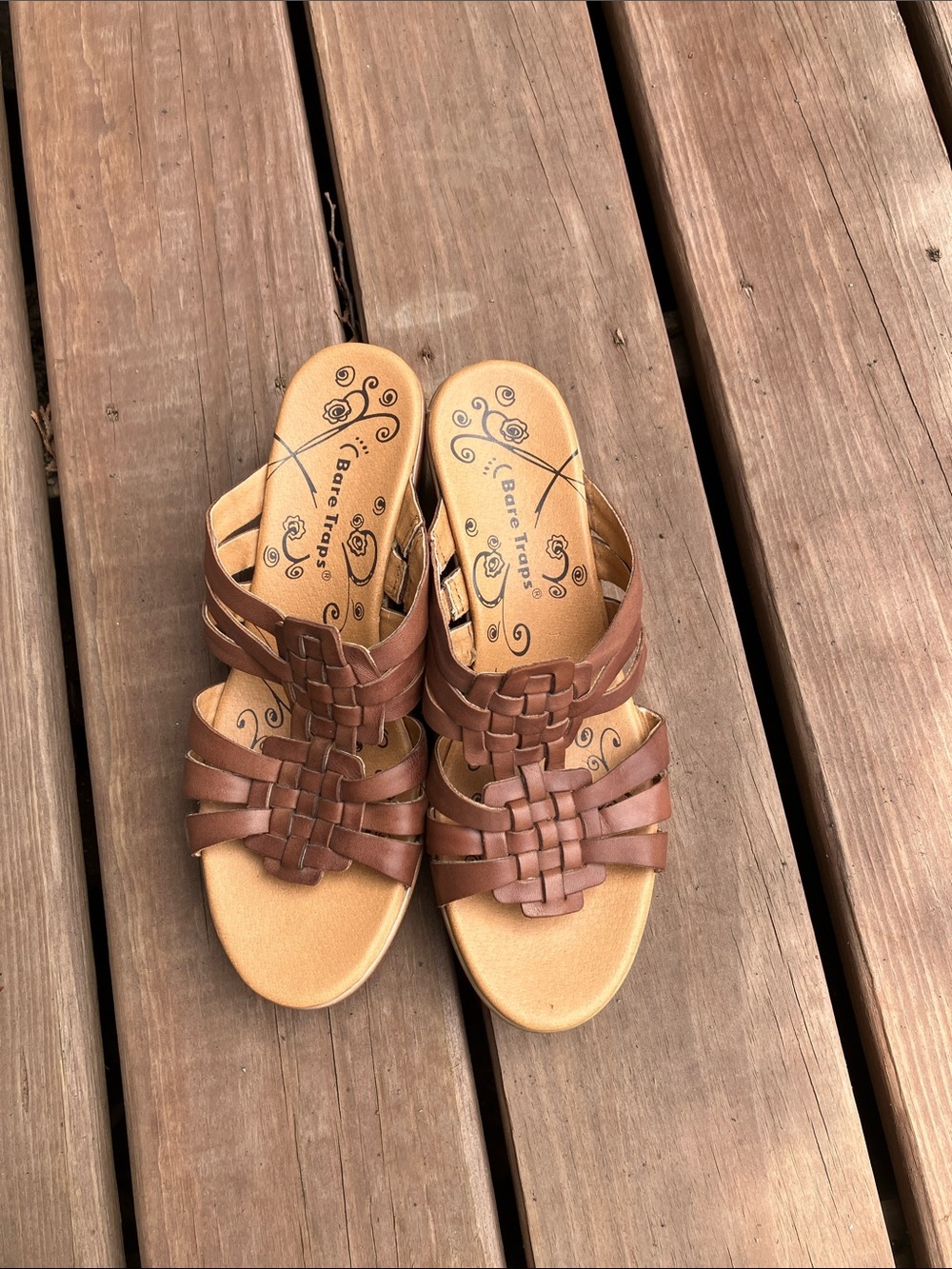 Bear Traps Dillian Women’s Sz 8 Slip on Wedge Brown Woven Leather Sandal